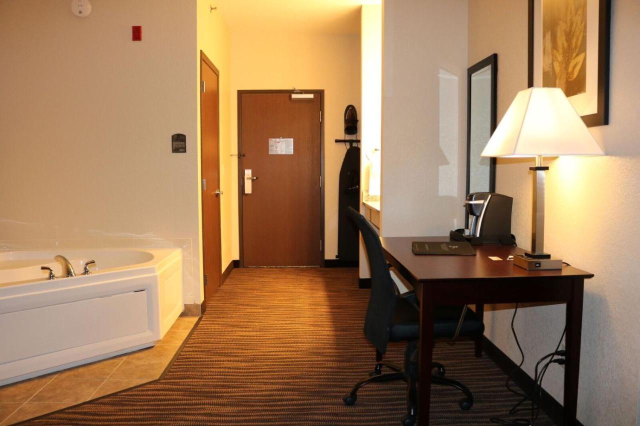 Cobblestone Inn & Suites Maryville ภายนอก รูปภาพ