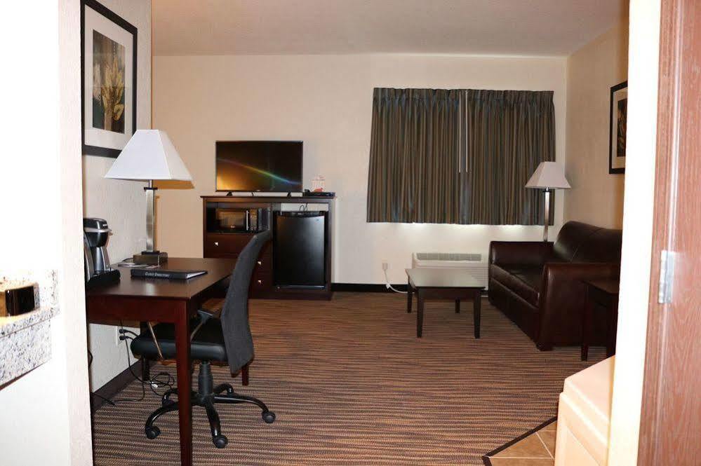 Cobblestone Inn & Suites Maryville ภายนอก รูปภาพ